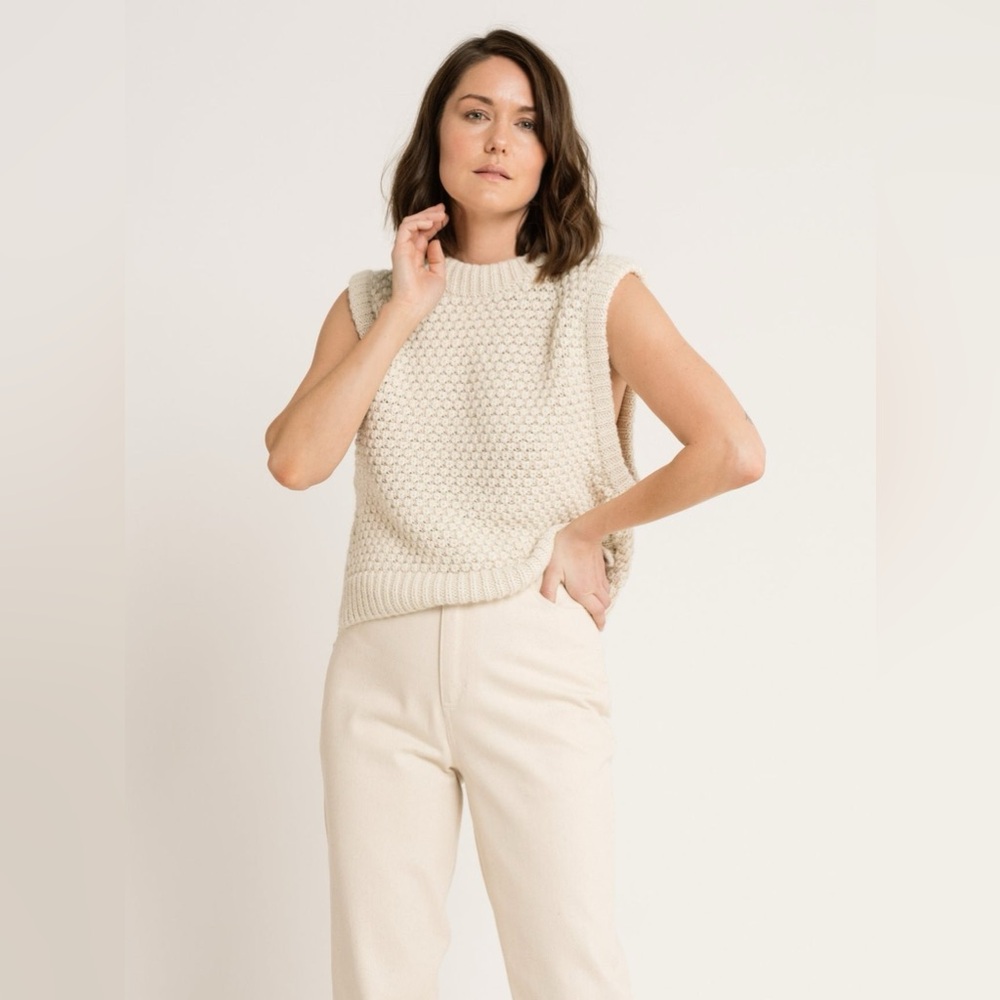 NWOT Laude the Label Sloane sweater vest in cream size large